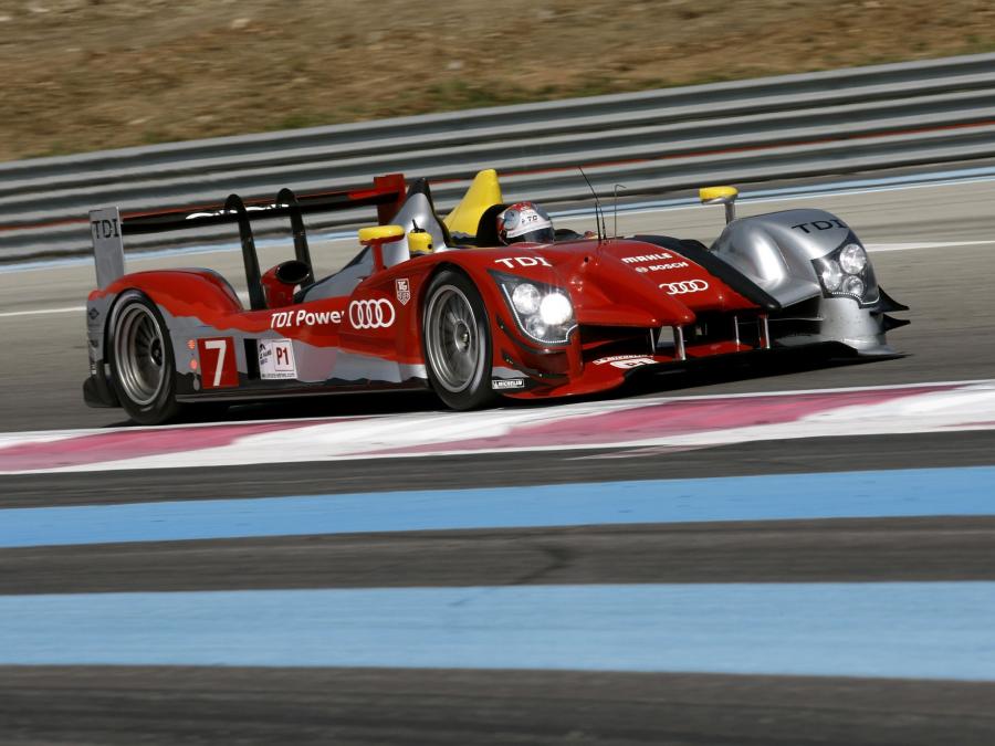  Audi R15 TDI Plus 2010 года  (фото 1 из 40)